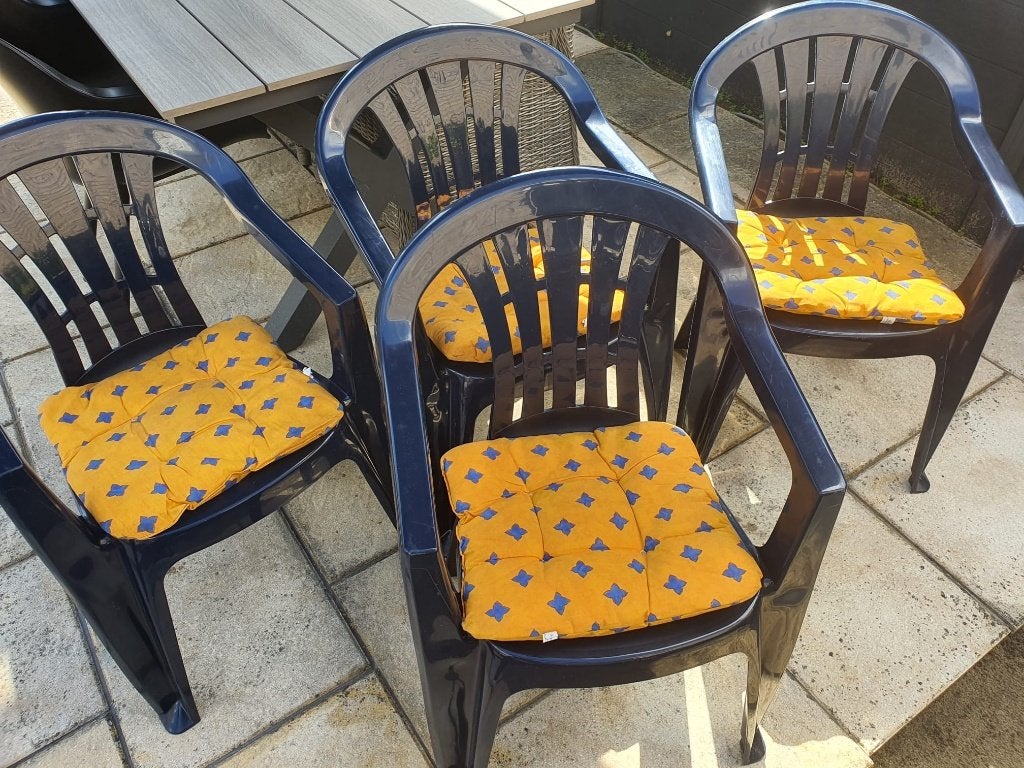 4 keurige blauwe jardin tuinstoeltjes met kussen, Ophalen, Gebruikt, Kunststof, Stapelbaar