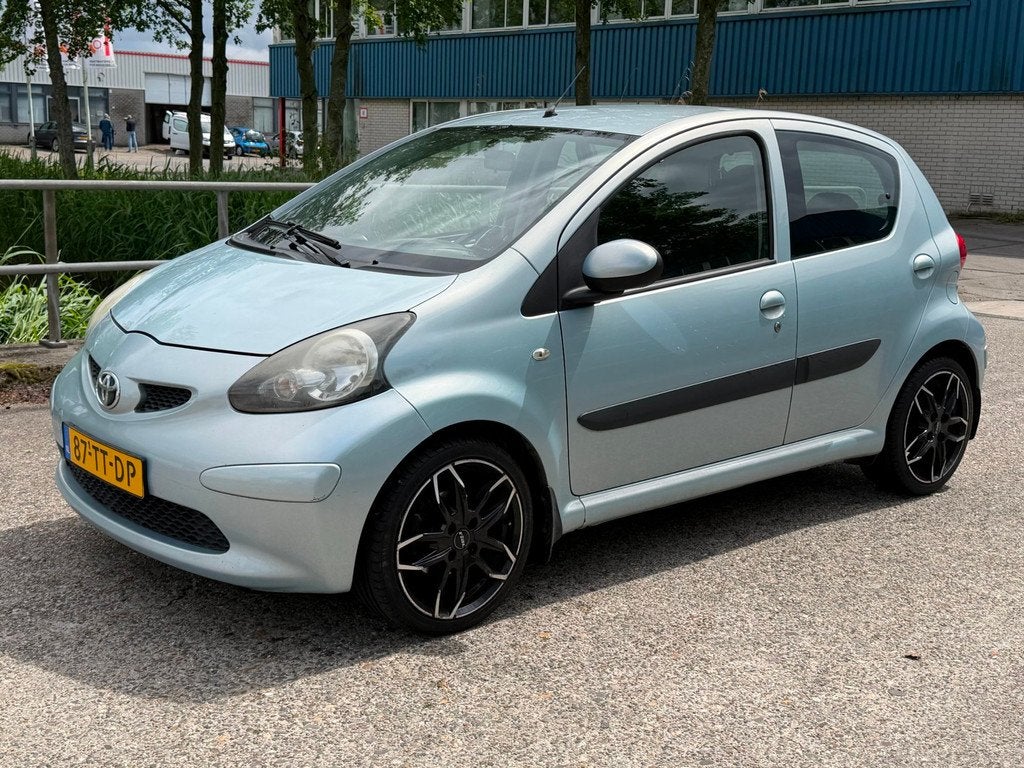 Toyota Aygo 1.0-12V + Automaat! Airco! 5DRS 1 jaar APK!, Gebruikt, 68 pk, Origineel Nederlands, Bedrijf