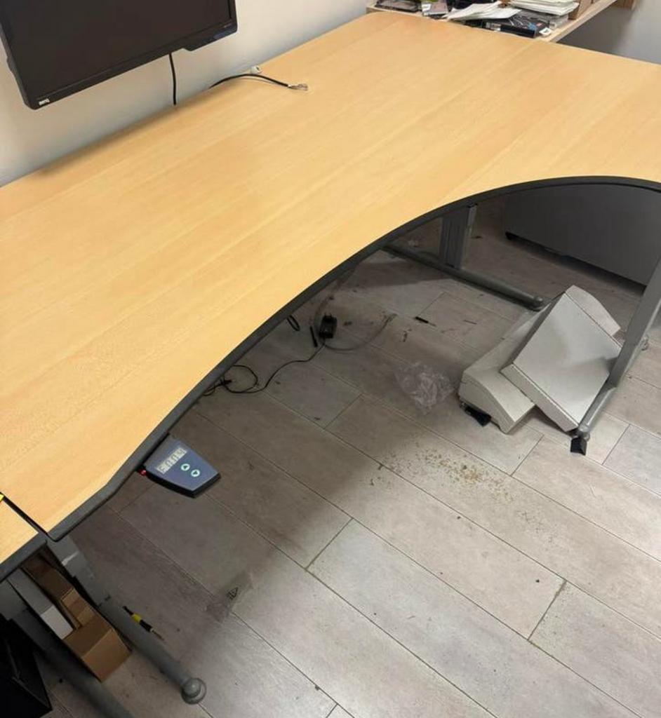 Ahrend Eiken Elektrisch Hoekbureau Bureau 180 x 120, Huis en Inrichting, Bureaus, Ophalen, Elektrisch, 120 cm, Hout
