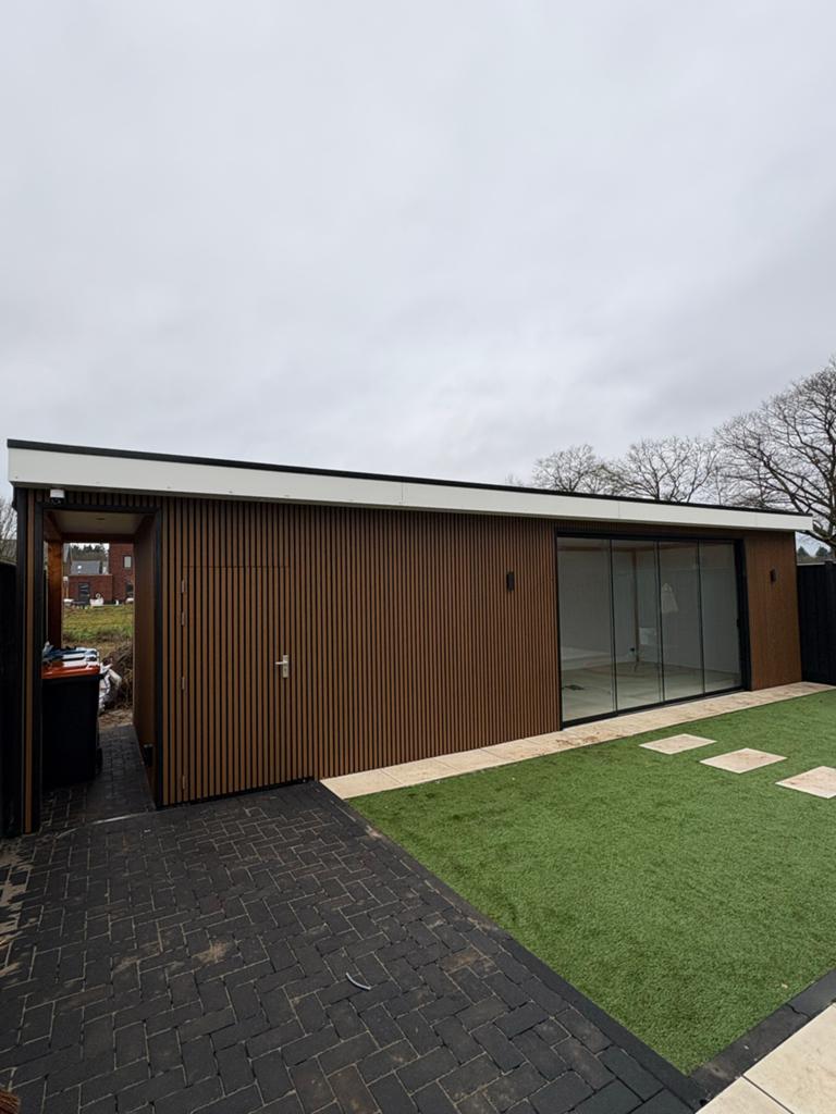 Foto 6 van Luxe Tuinkamer met Overkapping en Glazen Schuifwanden