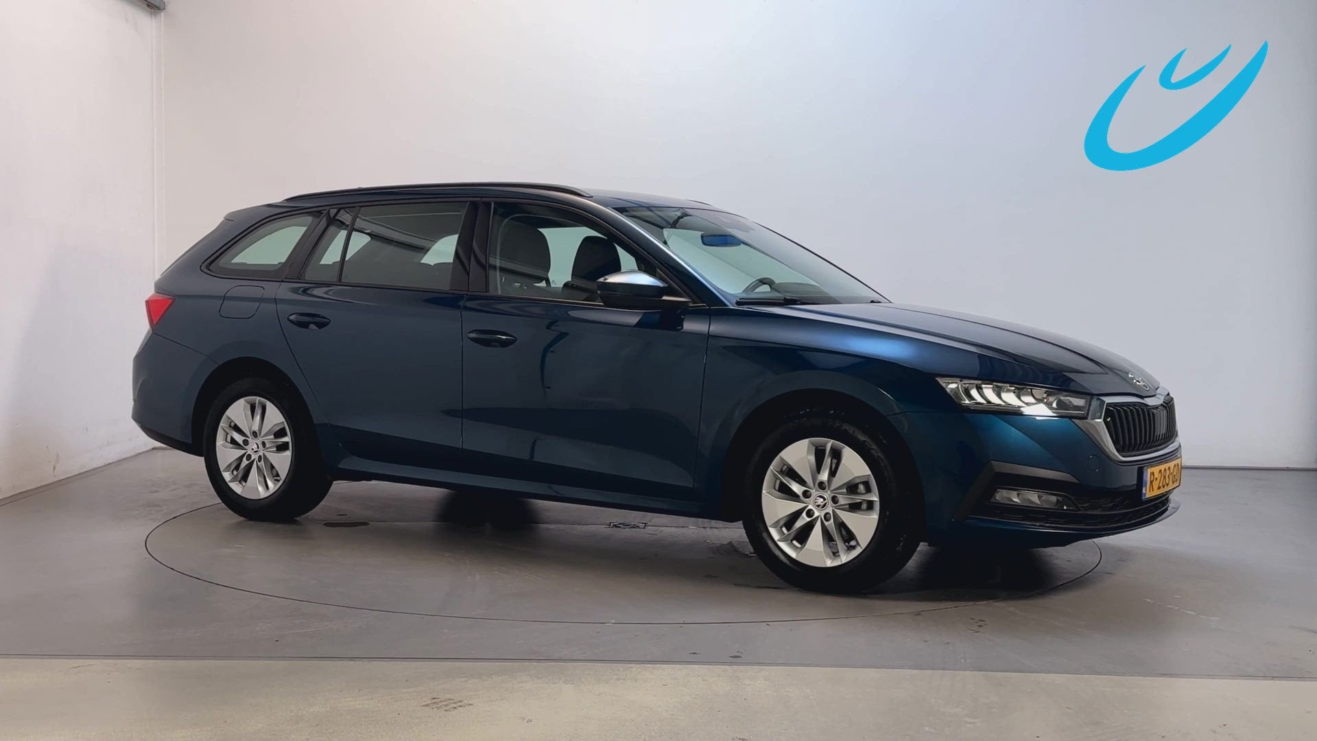 Skoda Octavia Combi 1.0 e-TSI DSG Ambition Navigatie Trekhaa, Stof, Gebruikt, Met garantie (alle), Blauw