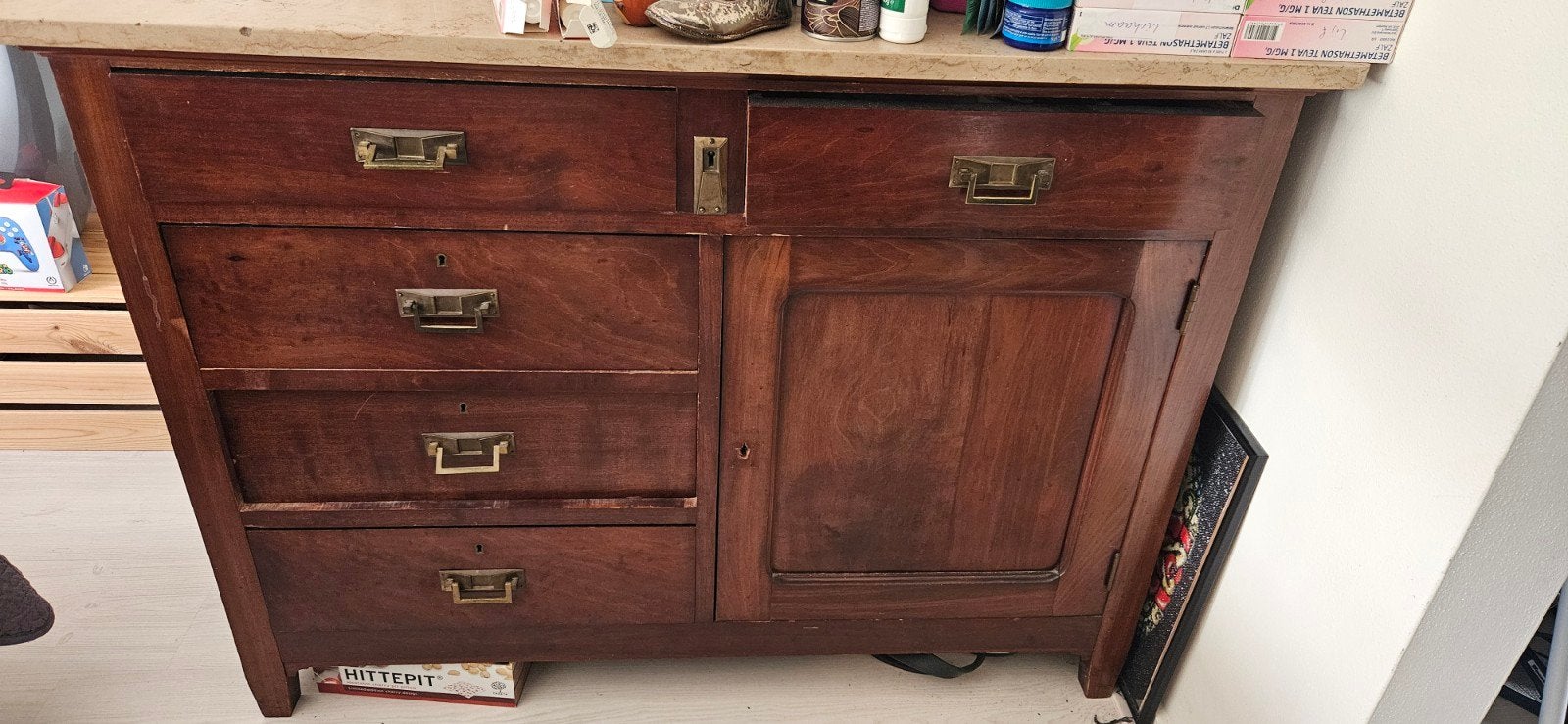 Antieke dressoir.. Met marmer blad, Huis en Inrichting, Gebruikt, Met lade(s), 50 tot 75 cm, 50 tot 100 cm