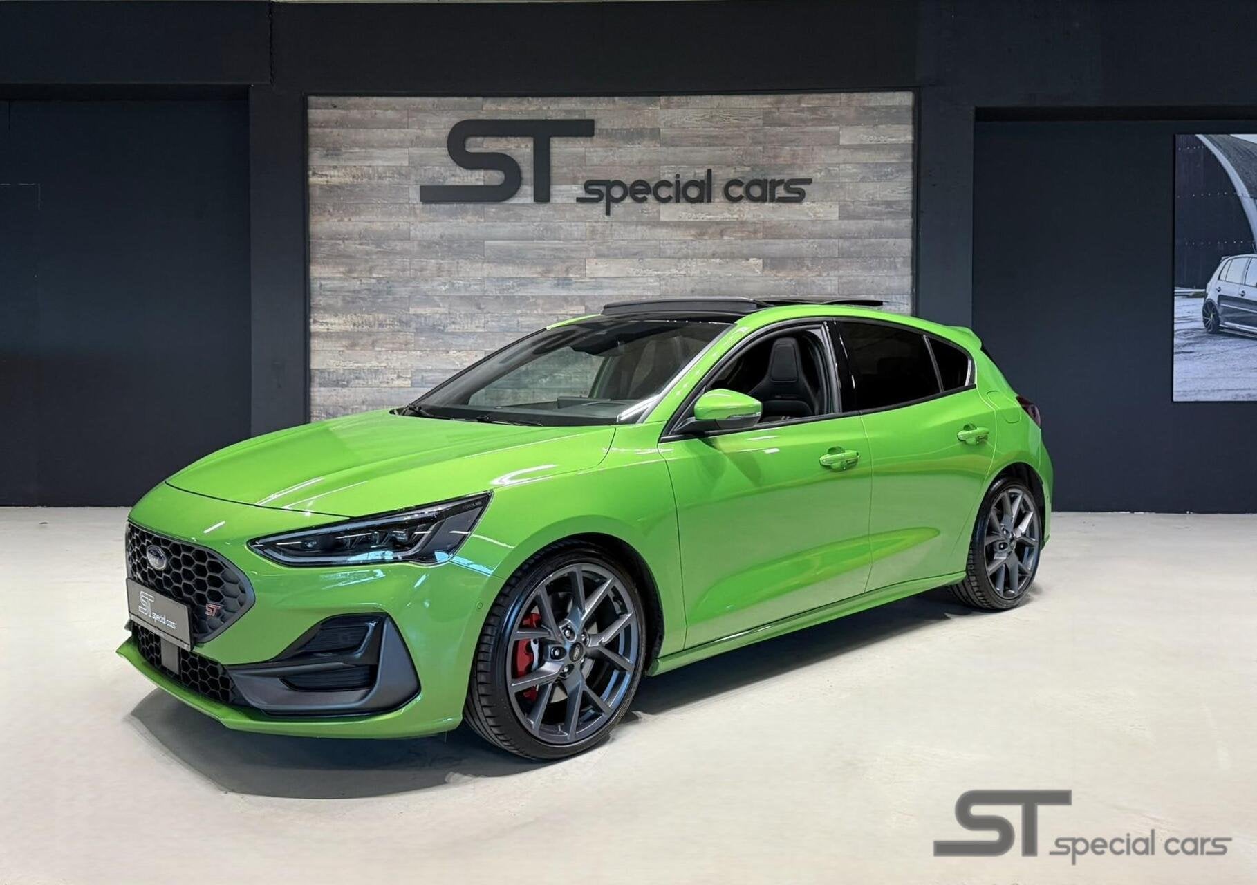 Ford Focus 2.3 EcoBoost ST-X|Performance Pack|Full, Gebruikt, Zwart, 4 cilinders, Met garantie (alle)
