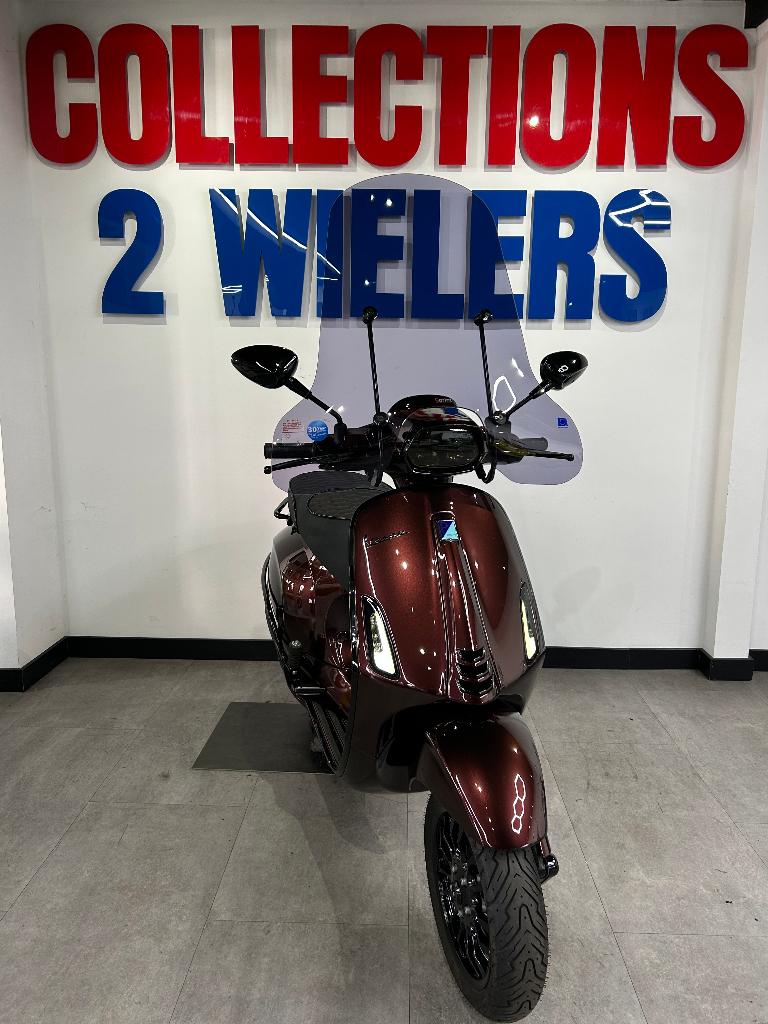 Vespa Sprint 03-2025 Candy Brandy Wine Custom IN NIEUWSTAAT, Fietsen en Brommers, Scooters | Vespa, Vespa S, Ophalen of Verzenden