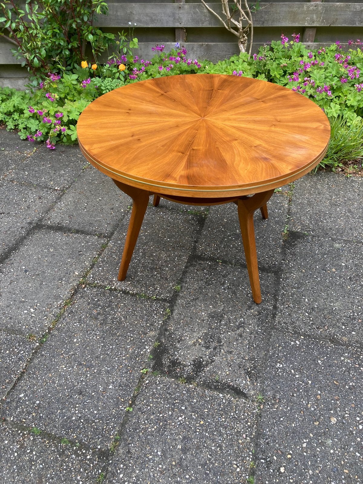 Vintage koffietafel of grammafoon tafel, Ophalen