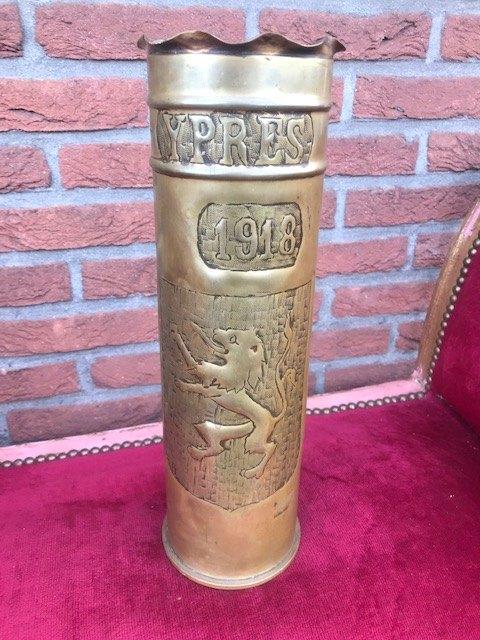 loopgravenkunst/ trench art, grote granaathuls, 1918, Ophalen of Verzenden, Landmacht, Overige gebieden, Kunstobject