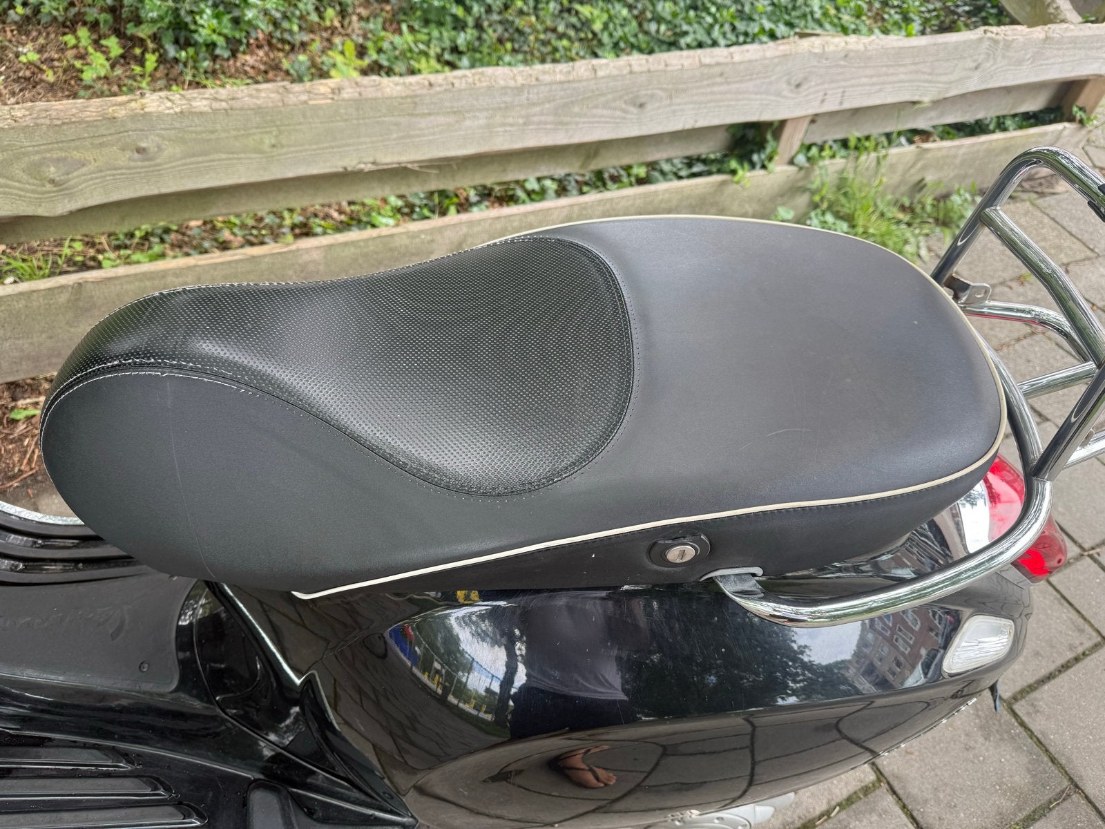 Vespa Sprint Zadel - Gebruikt met klein defect, Ophalen, Gebruikt, Zadel, Vespa