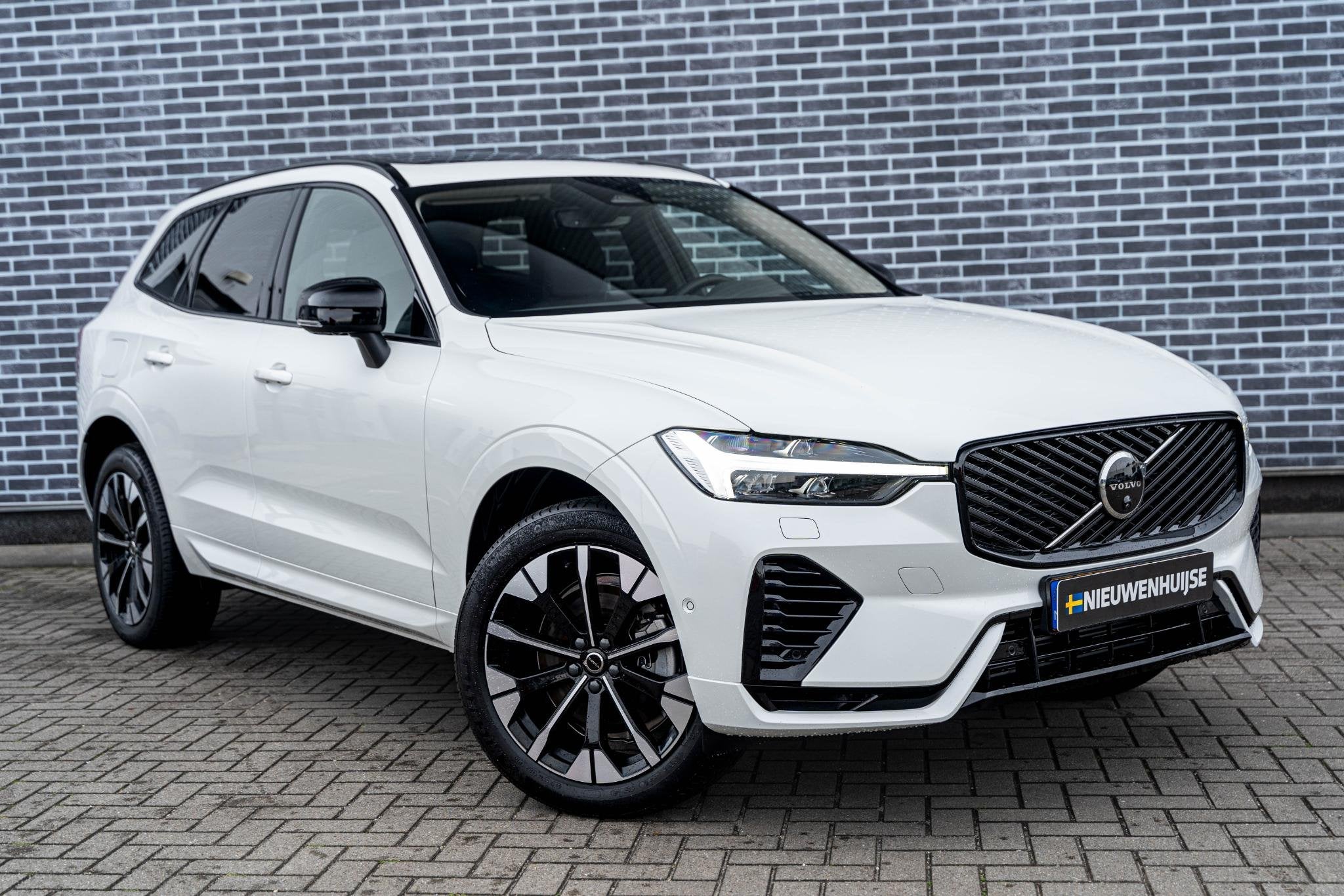Volvo XC60 2.0 T6 Plug-in Hybrid AWD Ultra Dark | PHEV | Tre, Auto's, Volvo, Gebruikt, Euro 6, 4 cilinders, 180 min