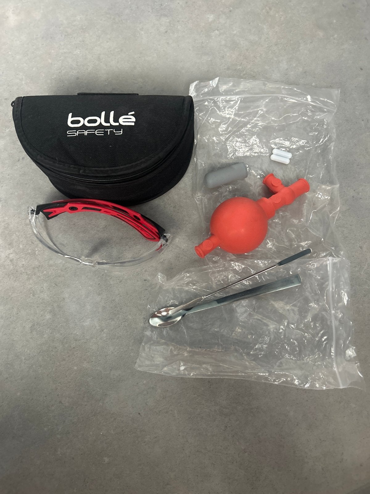 Bollé Veiligheidsbril met Laboratoriumbenodigdheden, Ultraviolet, Ophalen of Verzenden, Zo goed als nieuw