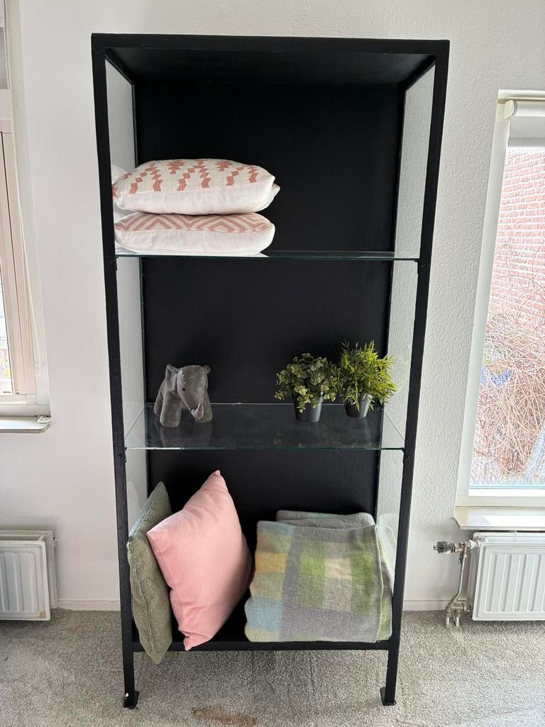 Prachtige zwarte stalen kast Old Basics. In zeer goede staat, Ophalen, Met plank(en), Vintage, 50 tot 100 cm