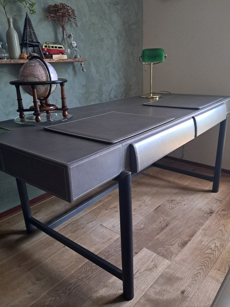 Luxe handgemaakt Promemoria bureau met leren blad, Overige typen, Gebruikt, 175 cm, Met lades