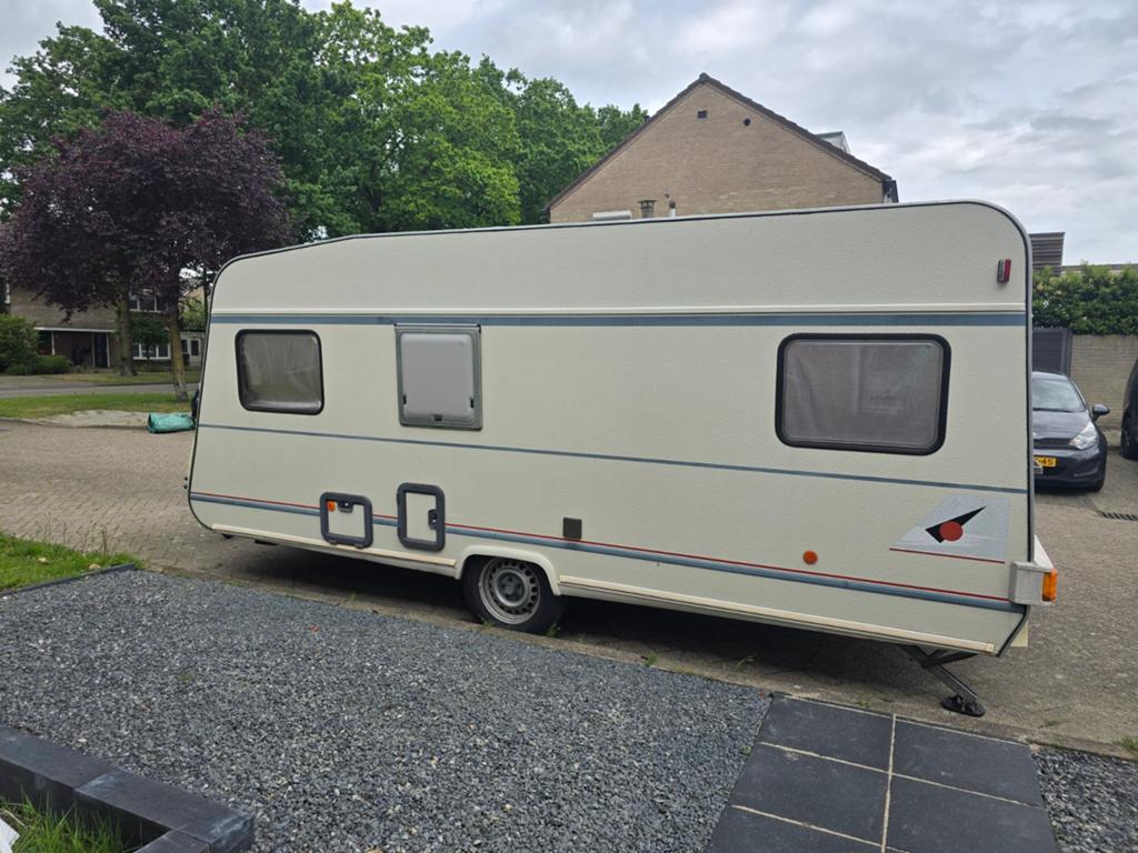 Bürstner Scala, Caravans en Kamperen, Rondzit, Koelkast, Particulier, Bürstner