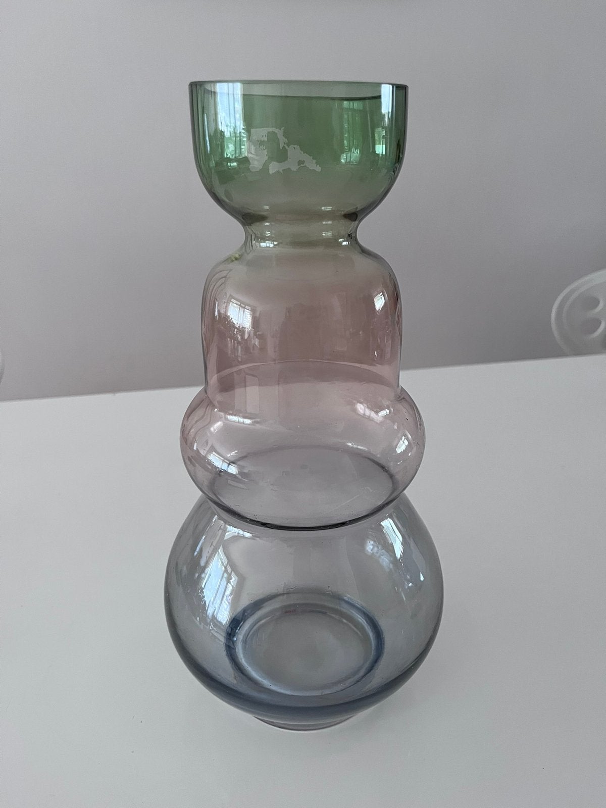 Mooie design vaas gekleurd glas, Huis en Inrichting, Woonaccessoires | Vazen, Overige kleuren, Ophalen of Verzenden, Minder dan 50 cm