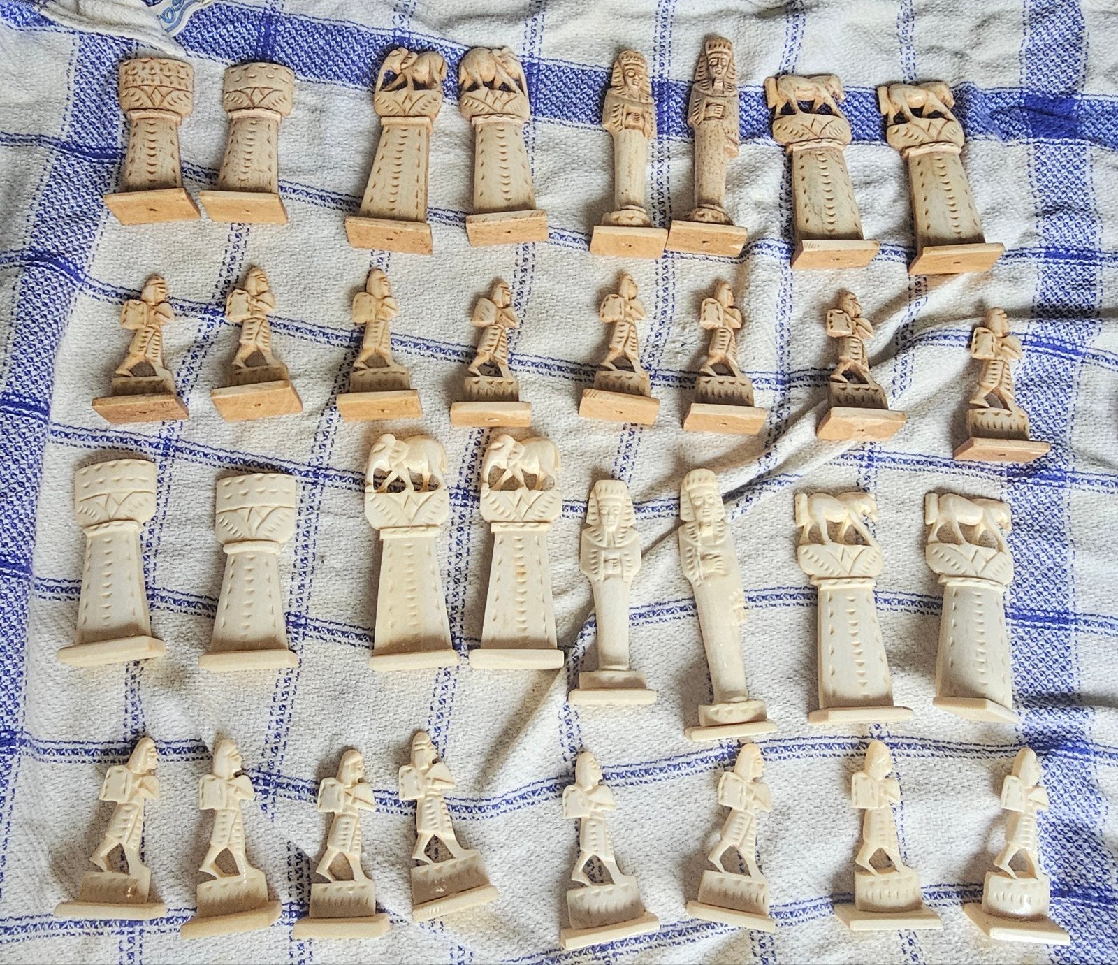 Uniek handgemaakt schaak- en backgammonspel, Een of twee spelers, Ophalen of Verzenden, Gebruikt, M.I.P. (voor fiches)