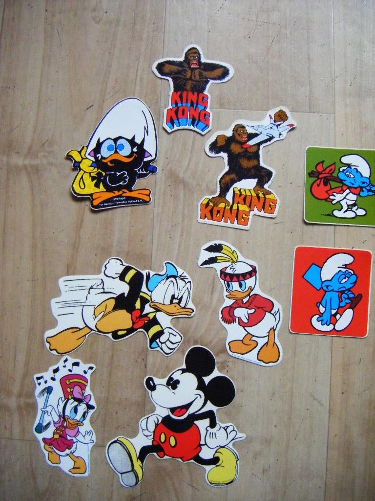 9 oude stickers,Disney,Smurfen,KingKong,Minnie,Mickey,Calime, Ophalen of Verzenden, Donald Duck, Zo goed als nieuw, Overige typen