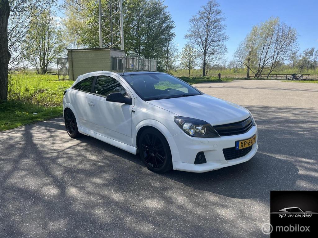 Opel Astra GTC 1.6 Sport, Voorwielaandrijving, 15 km/l, 4 cilinders, Handgeschakeld