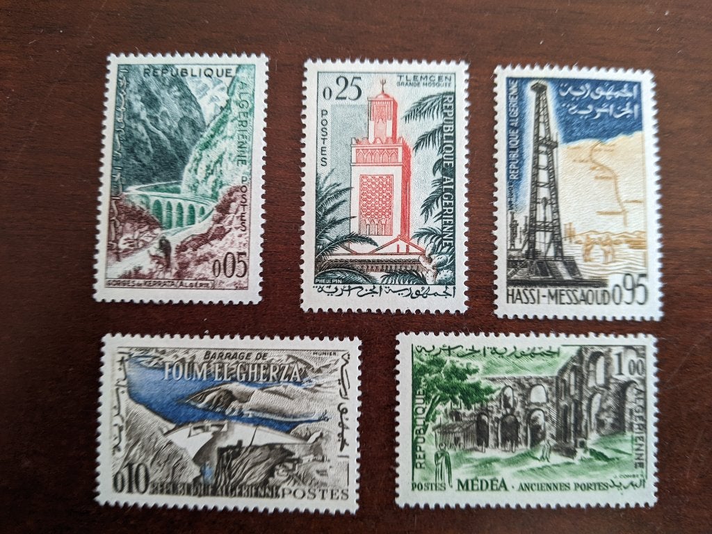ALGERIJE 1962; serie (5) DIVERSE VOORSTELLINGEN, Verzenden, Overige landen, Postfris