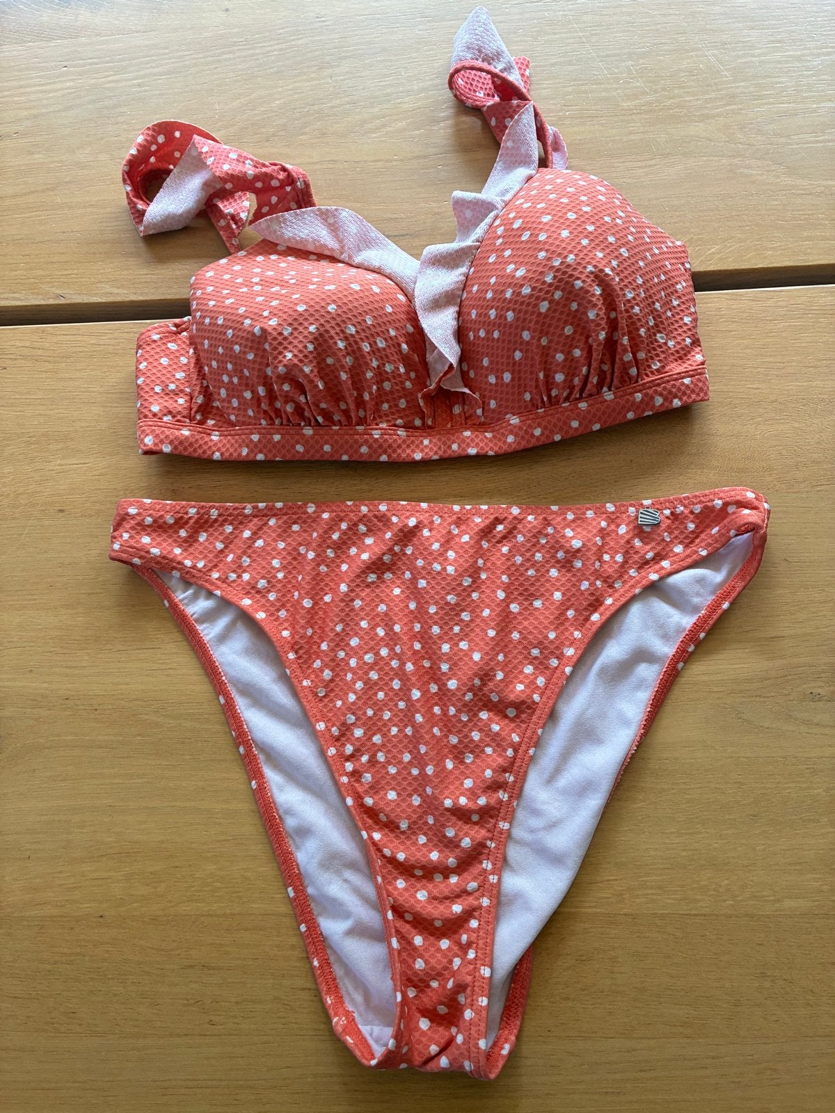 Beachlife Bikini 40C Koraal Wit Beugel Nieuw, Kleding | Dames, Badmode en Zwemkleding, Ophalen of Verzenden, Nieuw, Overige kleuren