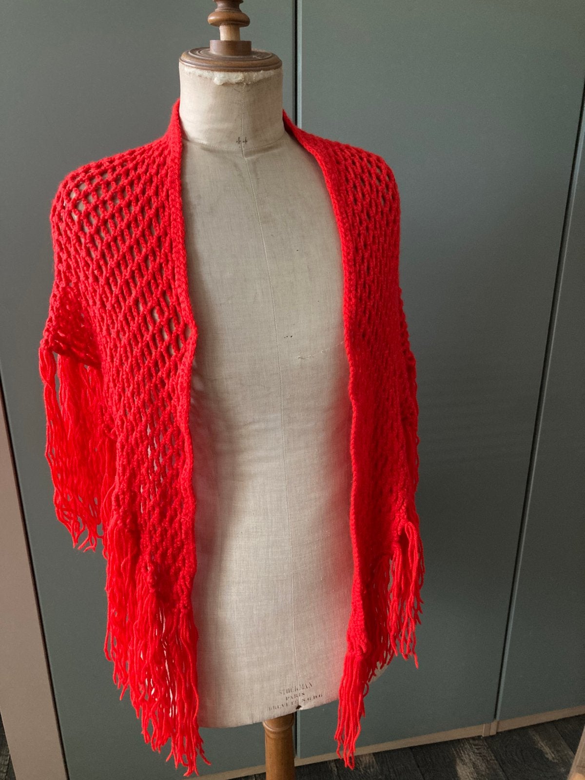 Rood gehaakte stola (160725), Kleding | Dames, Ophalen of Verzenden, Zo goed als nieuw, Maat 38/40 (M), Rood