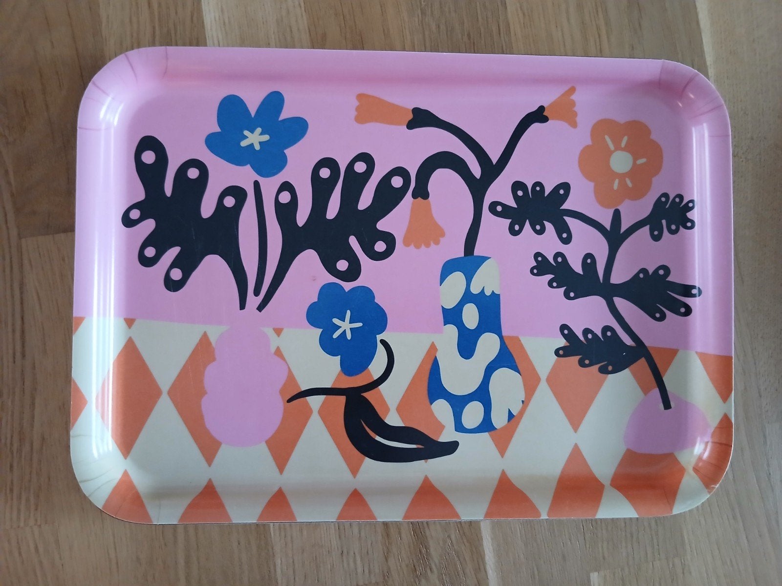 IKEA KASEBERGA Dienblad Roze met Bloemenpatroon, Kunststof, Gebruikt, Ophalen of Verzenden, Met afbeelding/tekst