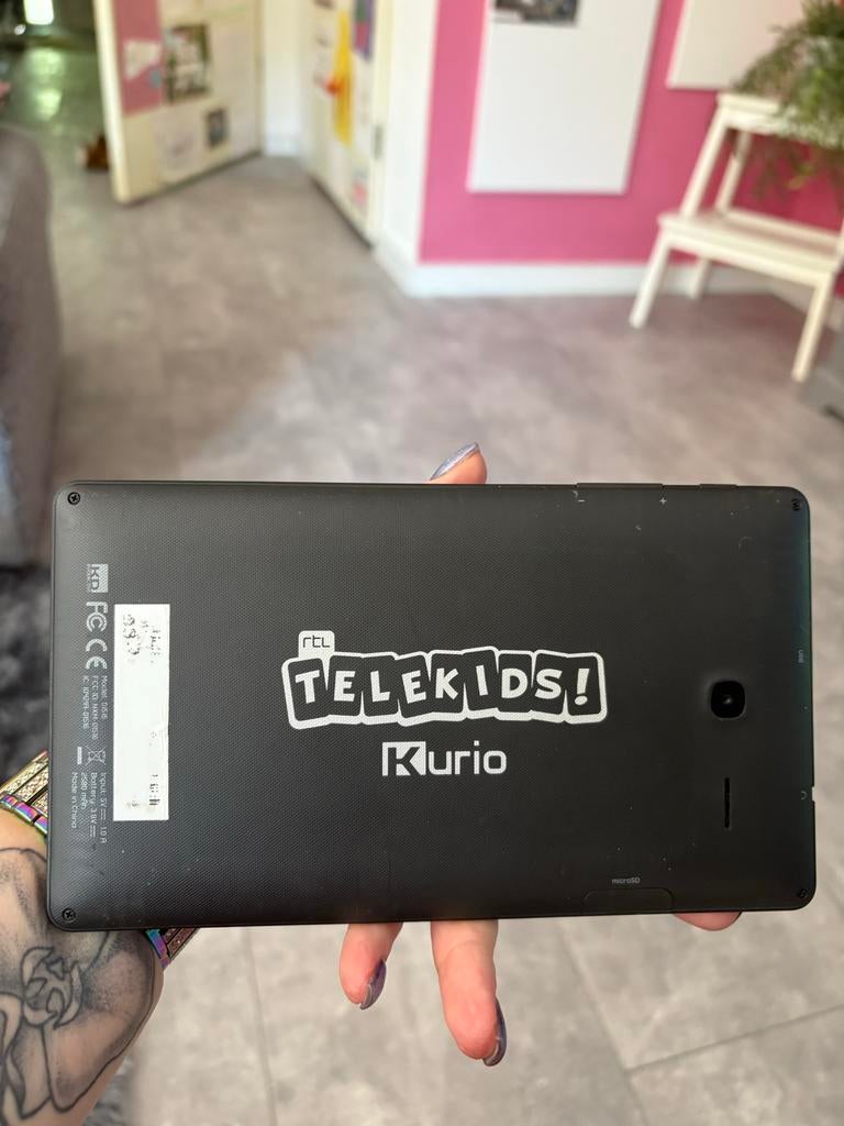 Telekids Kurio tablet (zonder oplader) met hoes, Computers en Software, Android Tablets, Gebruikt, 16 GB, Wi-Fi, Uitbreidbaar geheugen