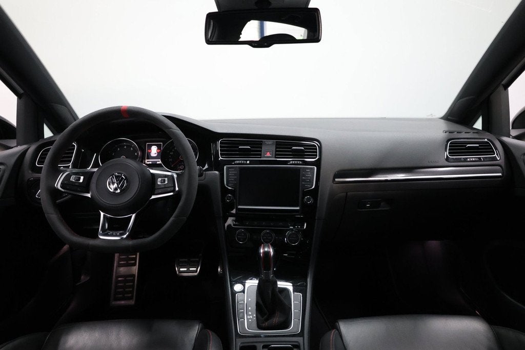 Volkswagen Golf 2.0 TSI GTI Clubsport 265+PK LED/PANO/LEDER+, Auto's, Volkswagen, Gebruikt, Euro 6, 4 cilinders, Wit