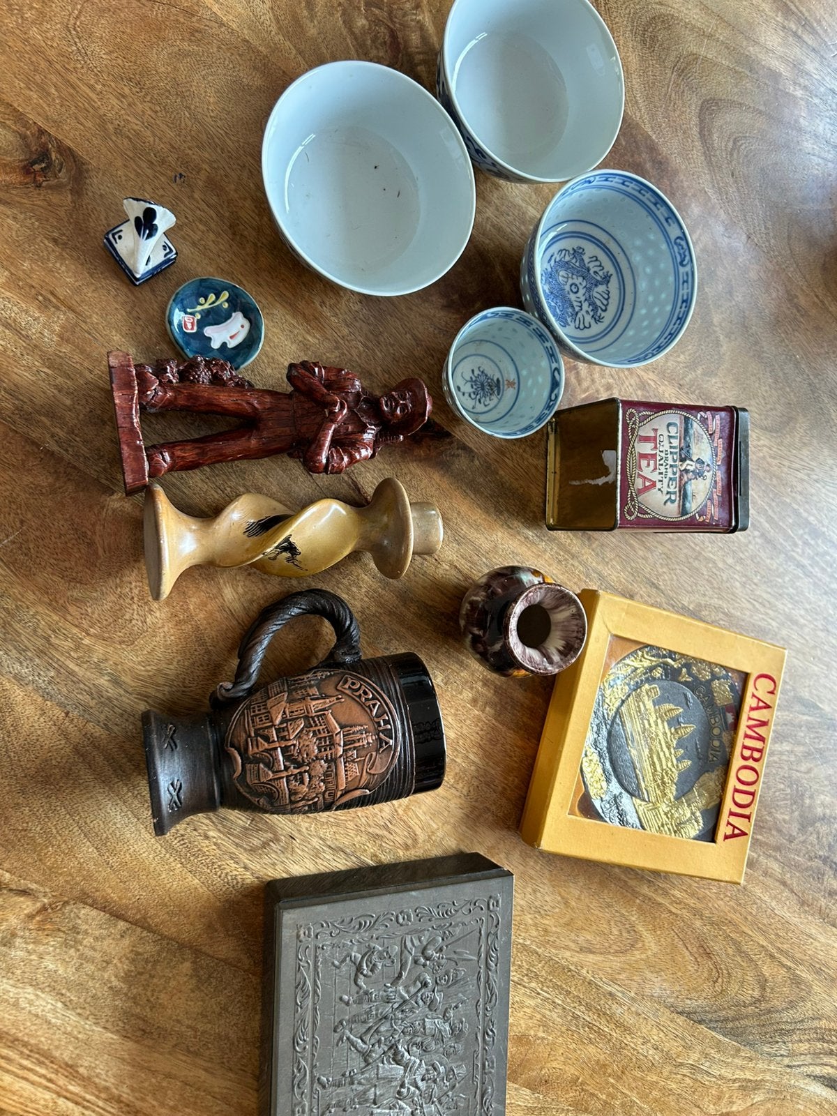 Diverse oude spullen: van aardewerk tot decoratie, Ophalen