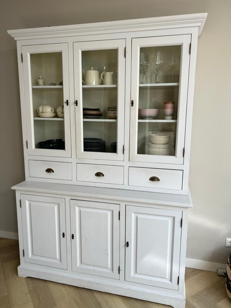 Witte buffetkast met vitrine en opbergruimte, Huis en Inrichting, Kasten | Buffetkasten, Ophalen, Gebruikt, 100 tot 150 cm, 200 cm of meer
