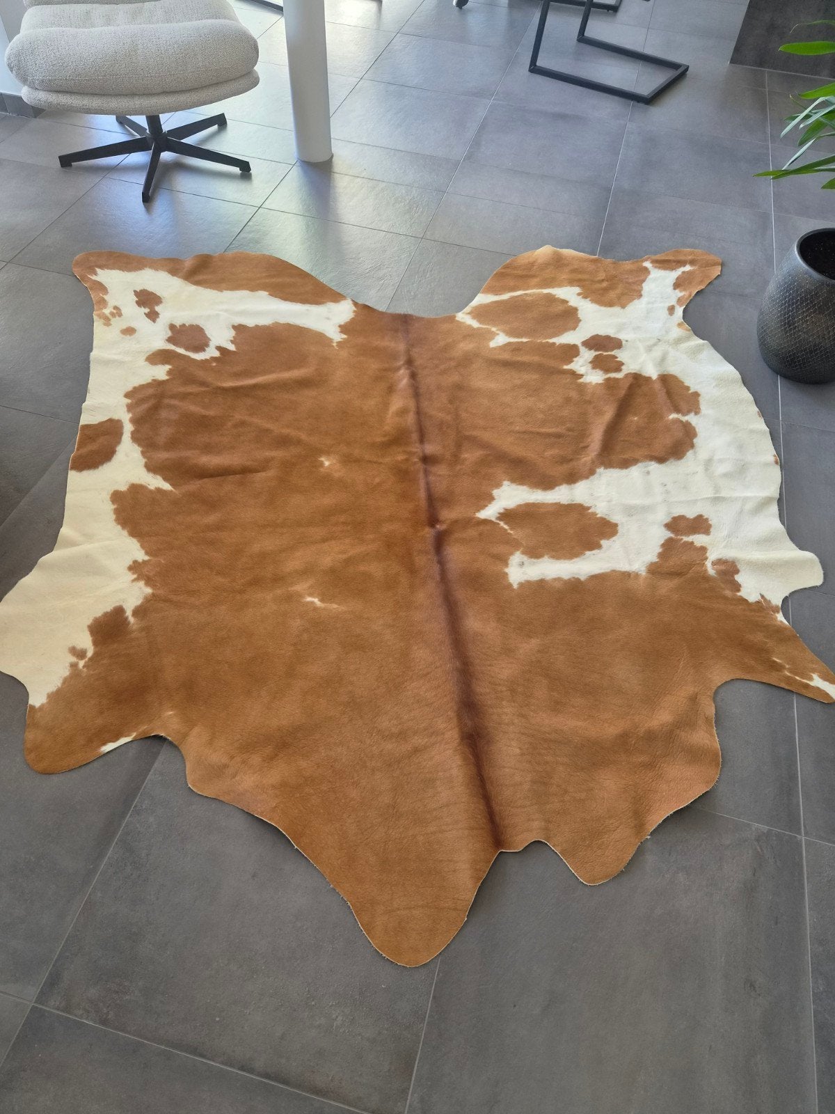NIEUW !!!Koldby koeienhuid vloerkleed - Bruin/Wit, Huis en Inrichting, Ophalen, Natuurlijk, Landelijk, 200 cm of meer, Overige vormen
