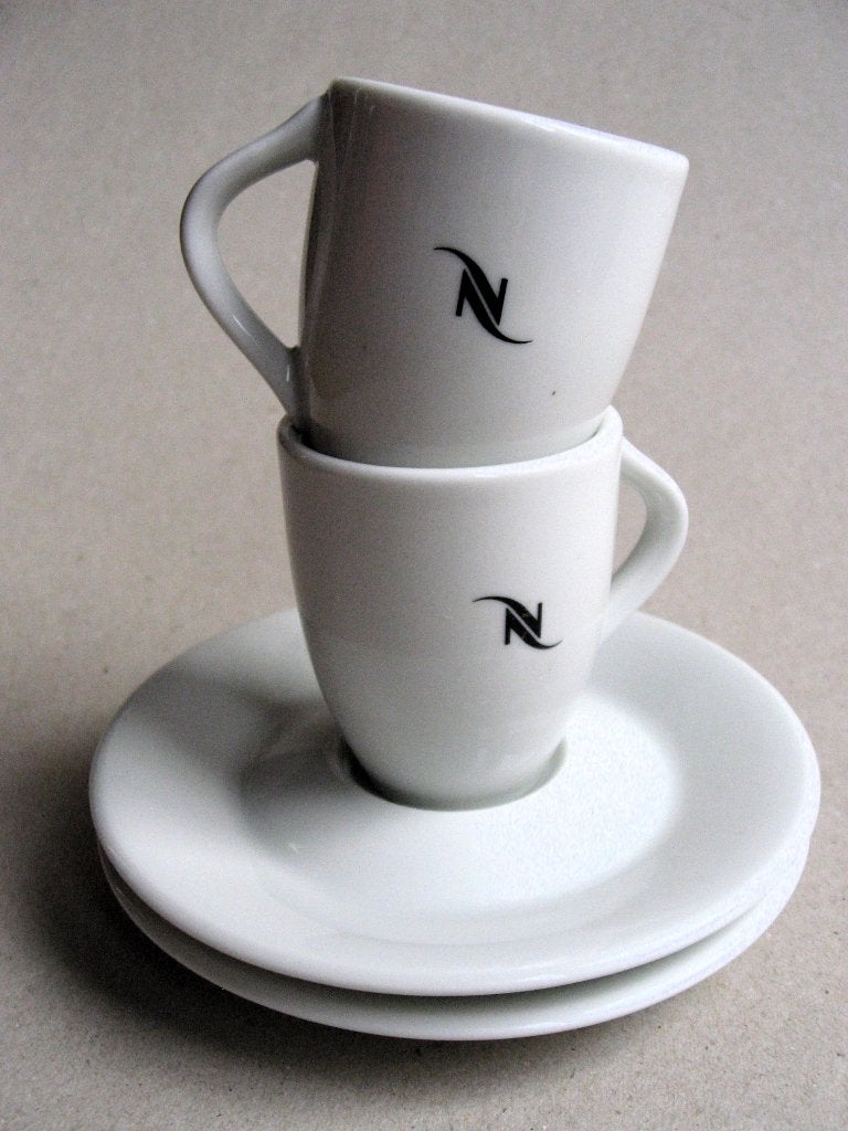 Twee vintage Nespresso kopjes, Andree Putman 1999, Antiek en Kunst, Ophalen of Verzenden