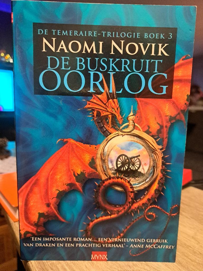 Naomi Novik-De buskruitoorlog (Z238-256) boek 3, Ophalen of Verzenden, Zo goed als nieuw