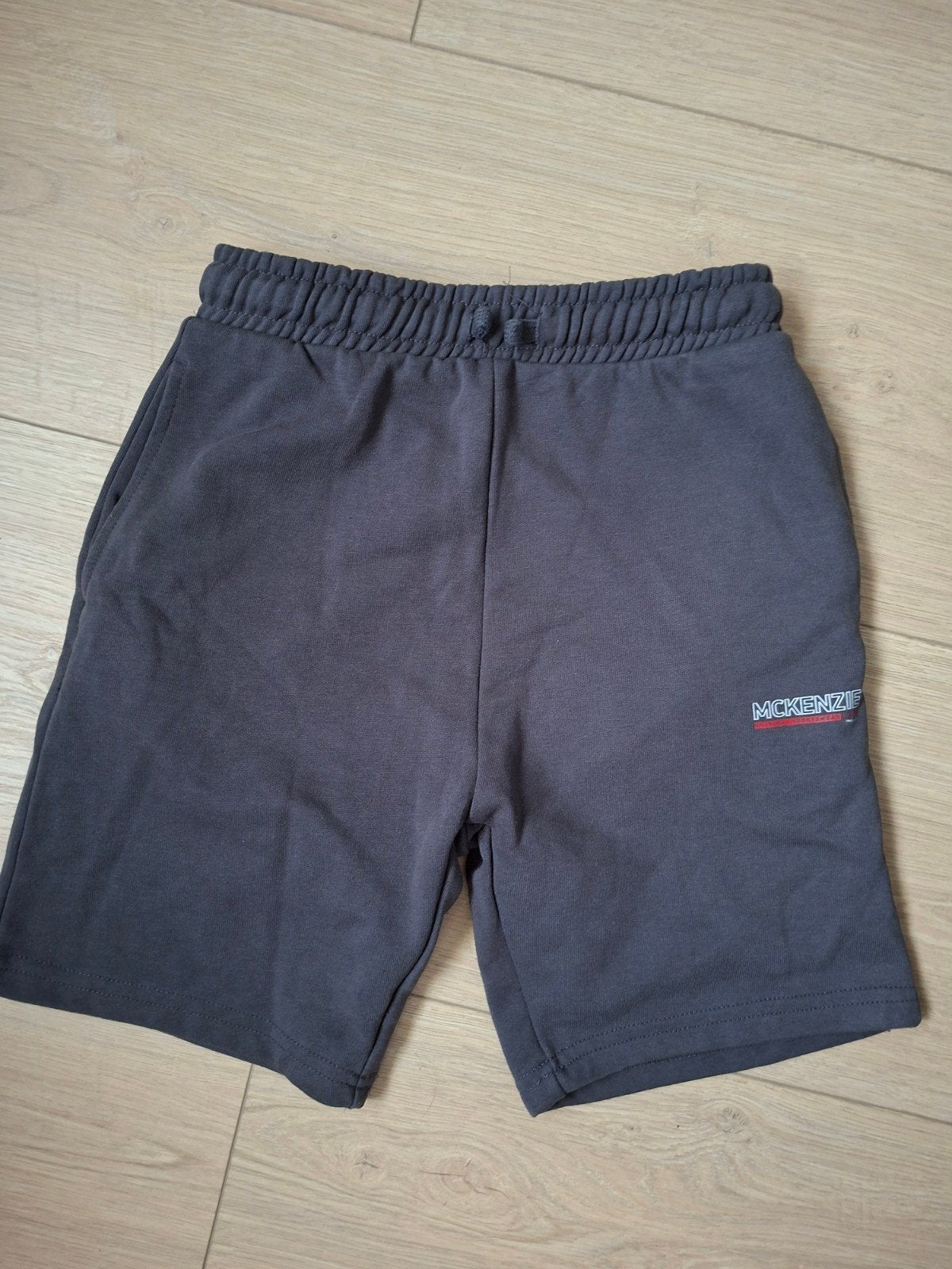Leuke McKenzie korte broek, maat 10-12 jaar, Kinderen en Baby's, Kinderkleding | Maat 152, Ophalen of Verzenden