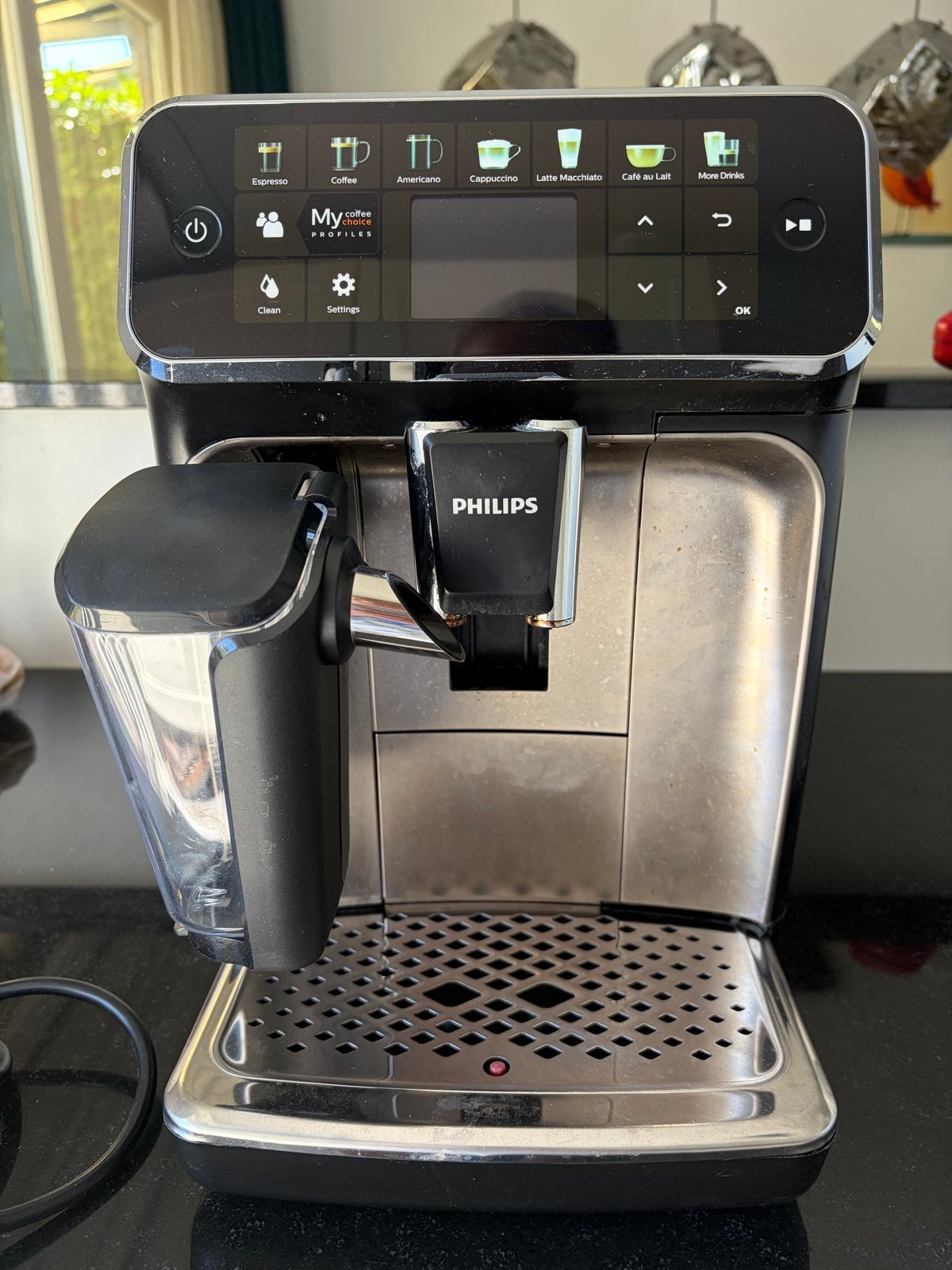Philips EP5447/90 Volautomatische Espressomachine, Witgoed en Apparatuur, Koffiezetapparaten, Ophalen, Afneembaar waterreservoir