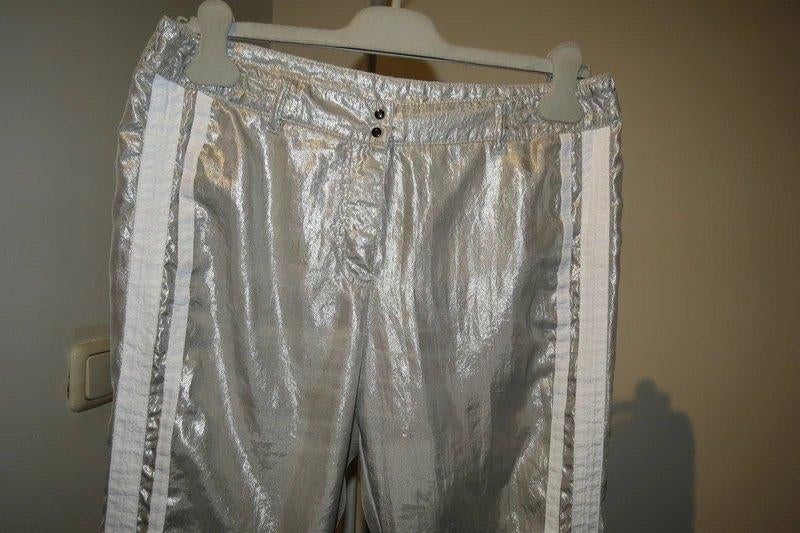 Marccain broek zilver kleur witte banden zijkanten N3/M, Maat 38/40 (M), Overige kleuren, Verzenden, Zo goed als nieuw