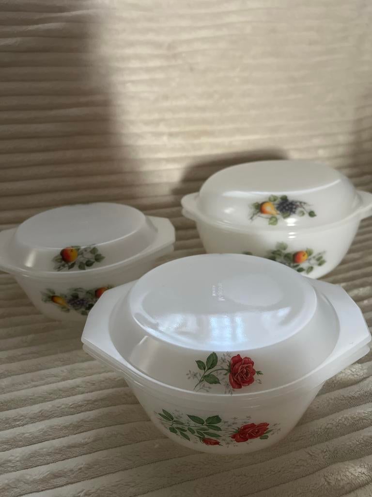 Set van 3 Arcopal schalen met deksel - Fruit en rozen decor, Ophalen of Verzenden