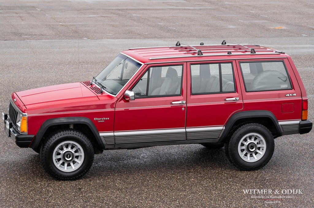 Jeep Cherokee 4.0 Laredo 88.000mls blijvend bijtellingsvrien, Auto's, Automaat, Stof, Gebruikt, Zwart