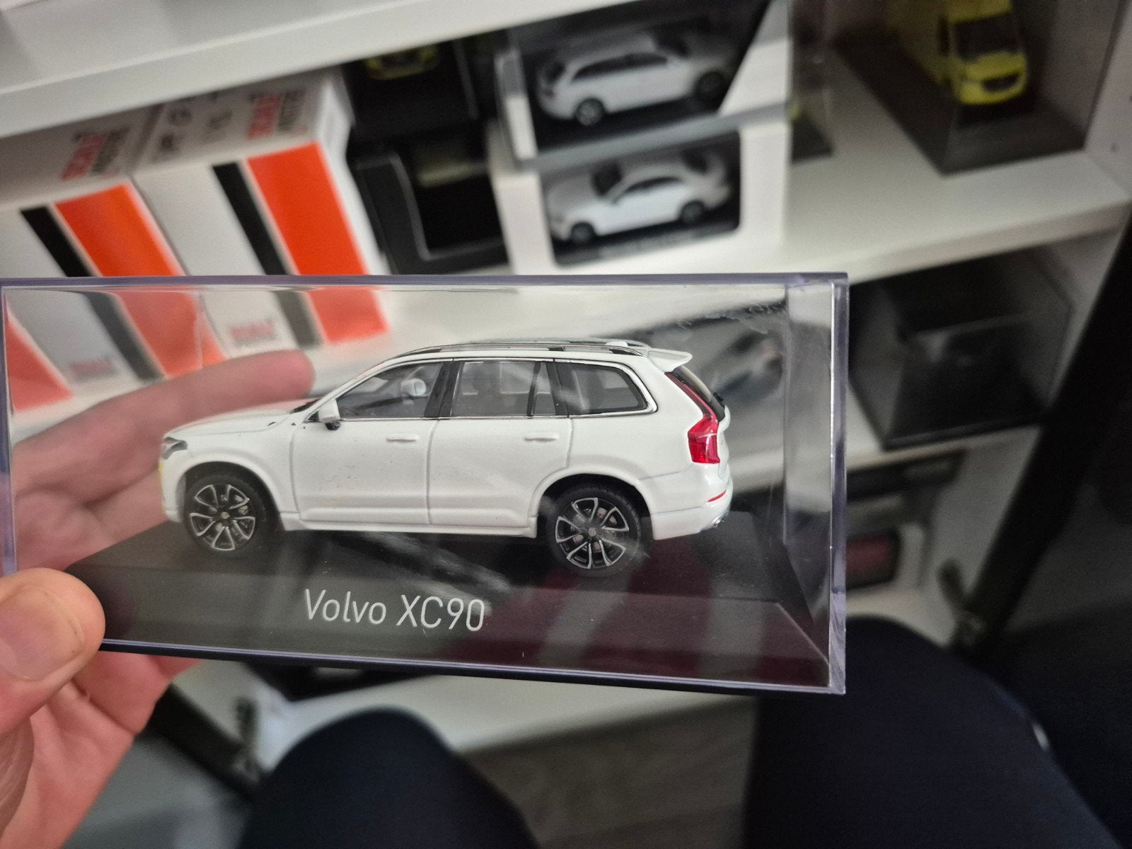 Volvo XC90 modelauto - Zilver en Wit en zwart, Hobby en Vrije tijd, Ophalen of Verzenden, Zo goed als nieuw, Auto, Overige merken