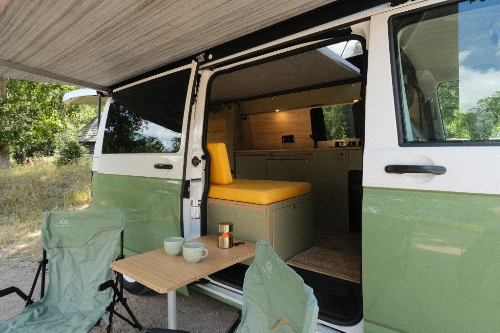 Volkswagen T5, Verlengde Retro Camper, nieuw interieur, Buscamper of Camperbus, Particulier, Elektrische ramen, 5 tot 6 meter