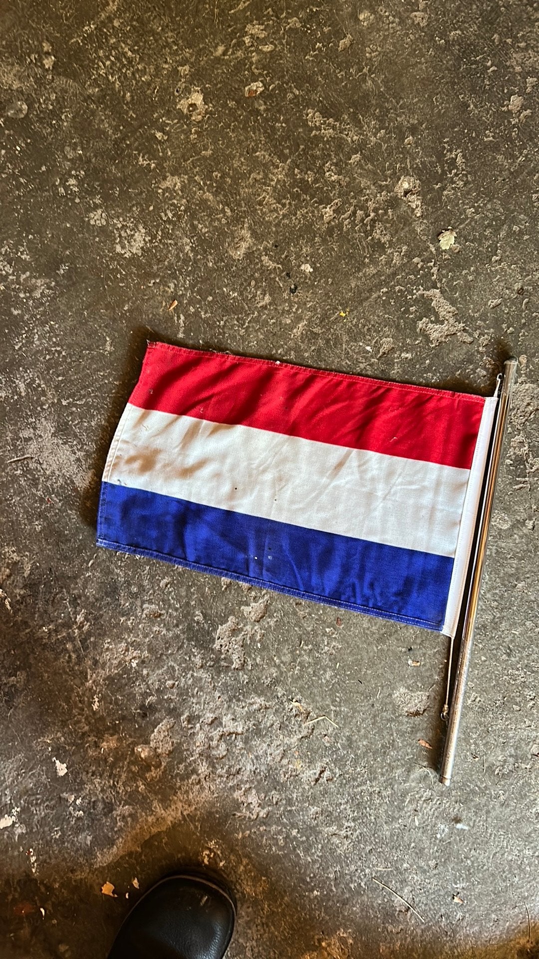 Vlag, Ophalen, Zo goed als nieuw