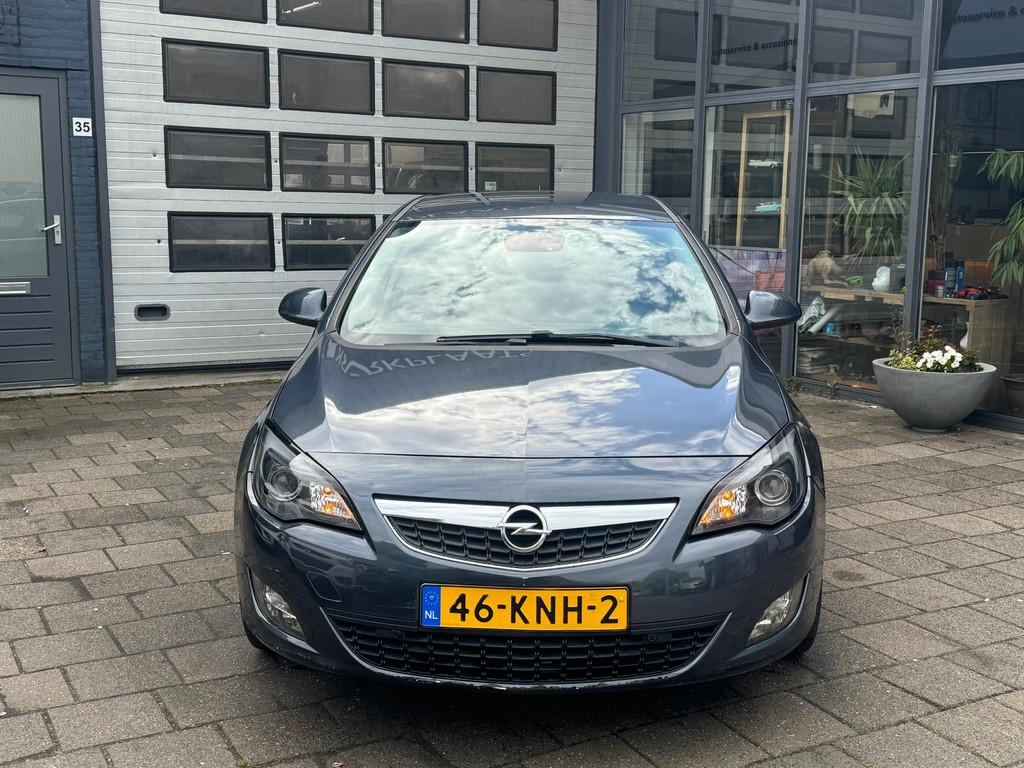 Opel Astra 1.6 Cosmo | Airco | Navi | Leer | LPG-G3, Auto's, Euro 5, 680 kg, 4 cilinders, Origineel Nederlands