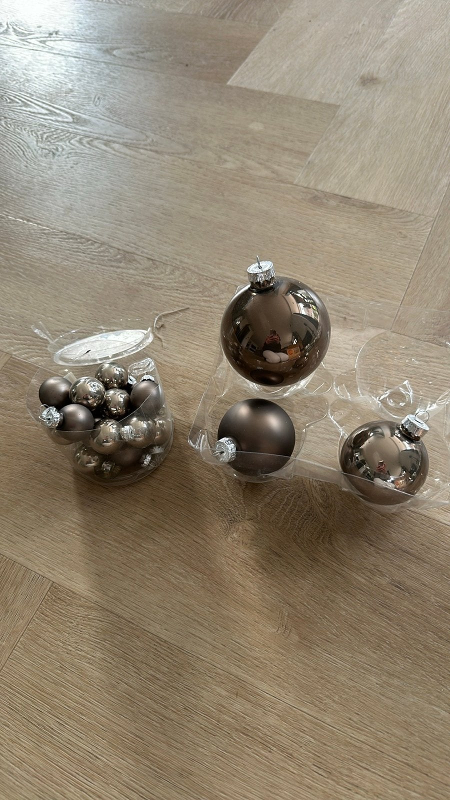 Grijze Kerstballen, Ophalen of Verzenden, Zo goed als nieuw