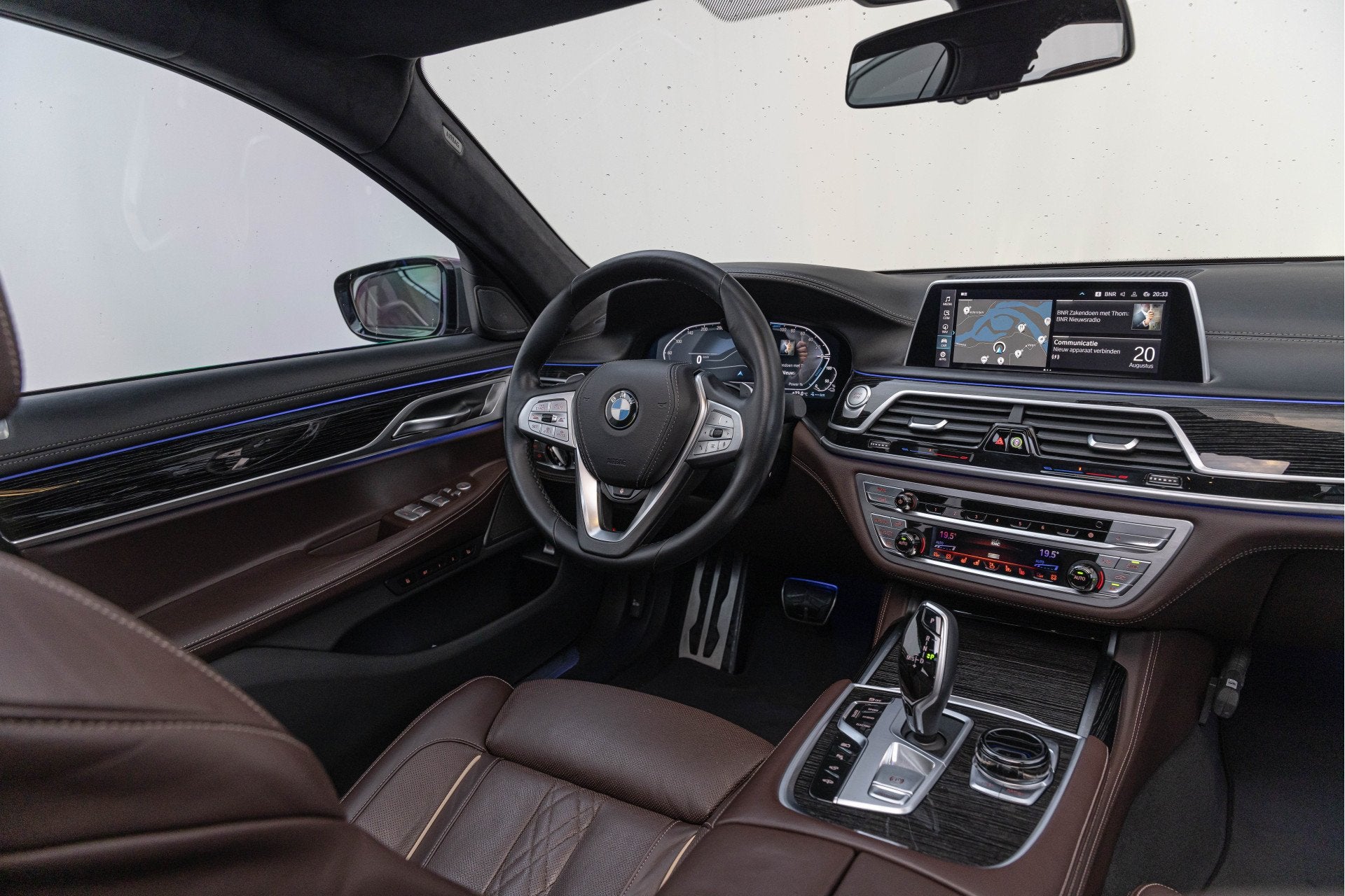 BMW 7 Serie 745e High Exe. M-pakket TV Massage Harman-Kardon, Auto's, Automaat, Dealer onderhouden, Achterwielaandrijving, Gebruikt