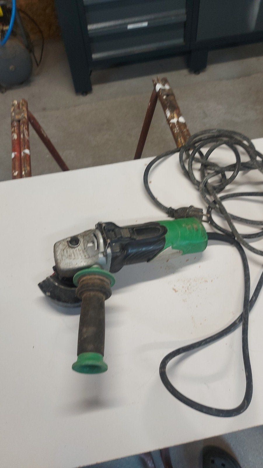 Hitachi slijptol 125mm, Doe-het-zelf en Verbouw, Gereedschap | Slijpmachines, Ophalen, 700 tot 1000 watt, Haakse handslijpmachine