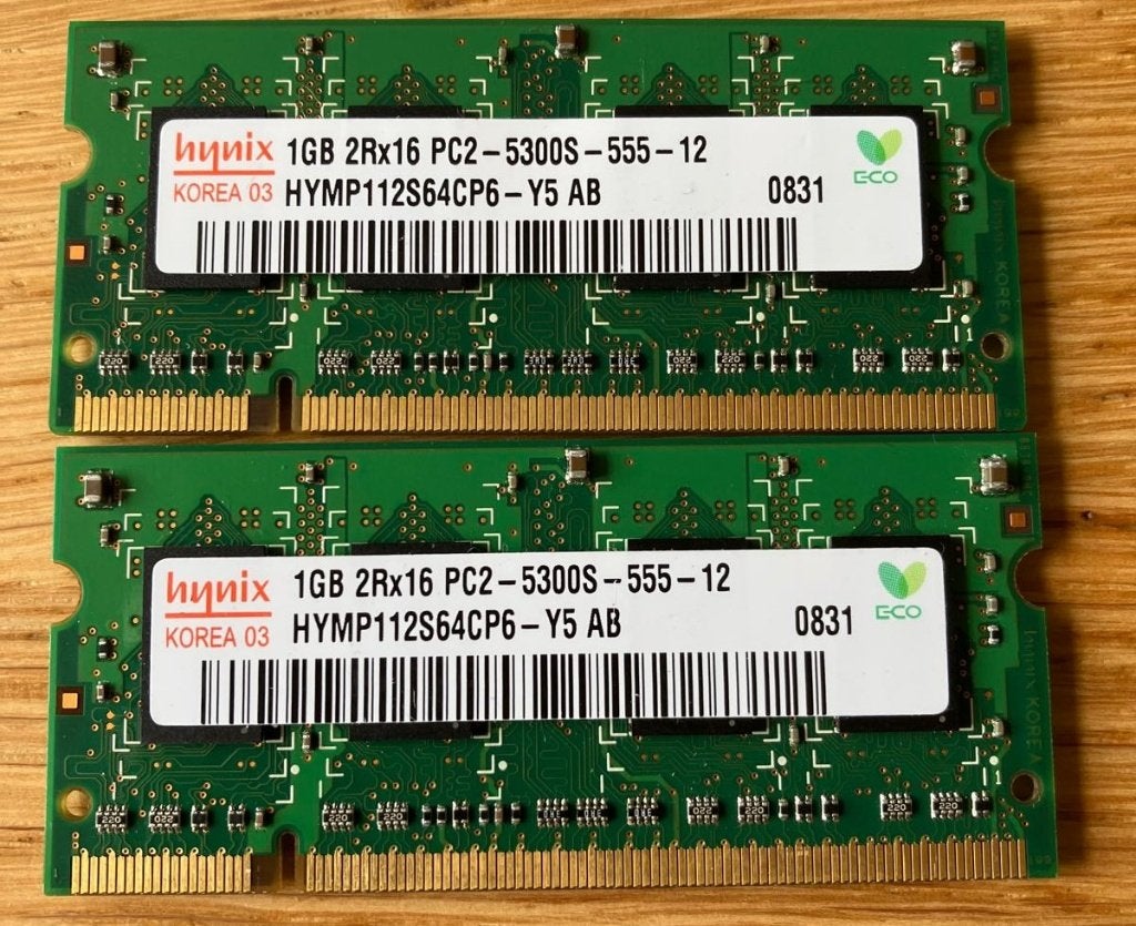 HYNIX SO-DIMM 2GB (2x1GB) 2Rx16 PC2-5300S (DDR2- 667Mhz), Computers en Software, RAM geheugen, Gebruikt, Ophalen of Verzenden