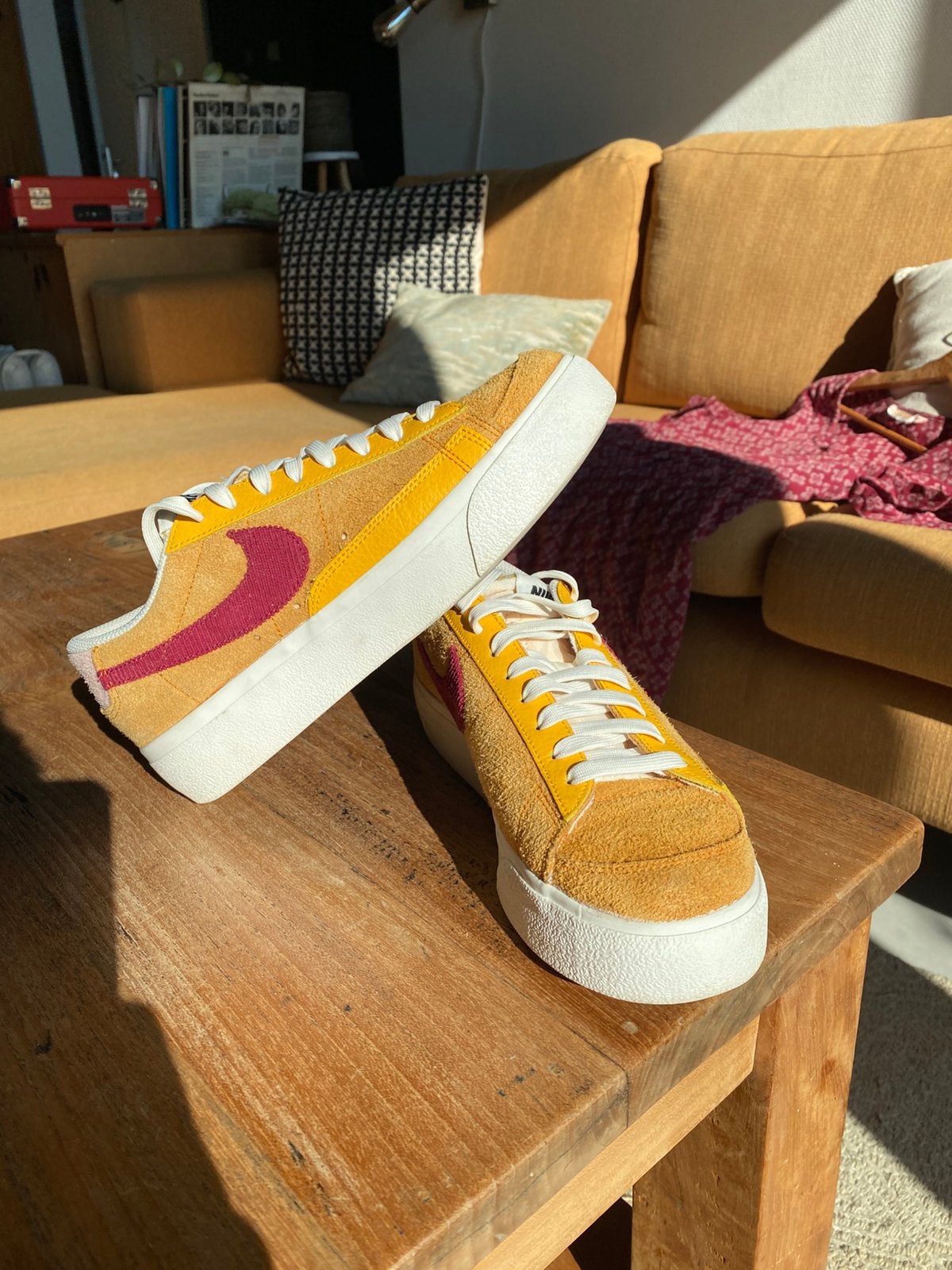 Nike sneakers low blazer platform maat 40, Kleding | Dames, Schoenen, Ophalen of Verzenden, Zo goed als nieuw, Geel, Sneakers of Gympen