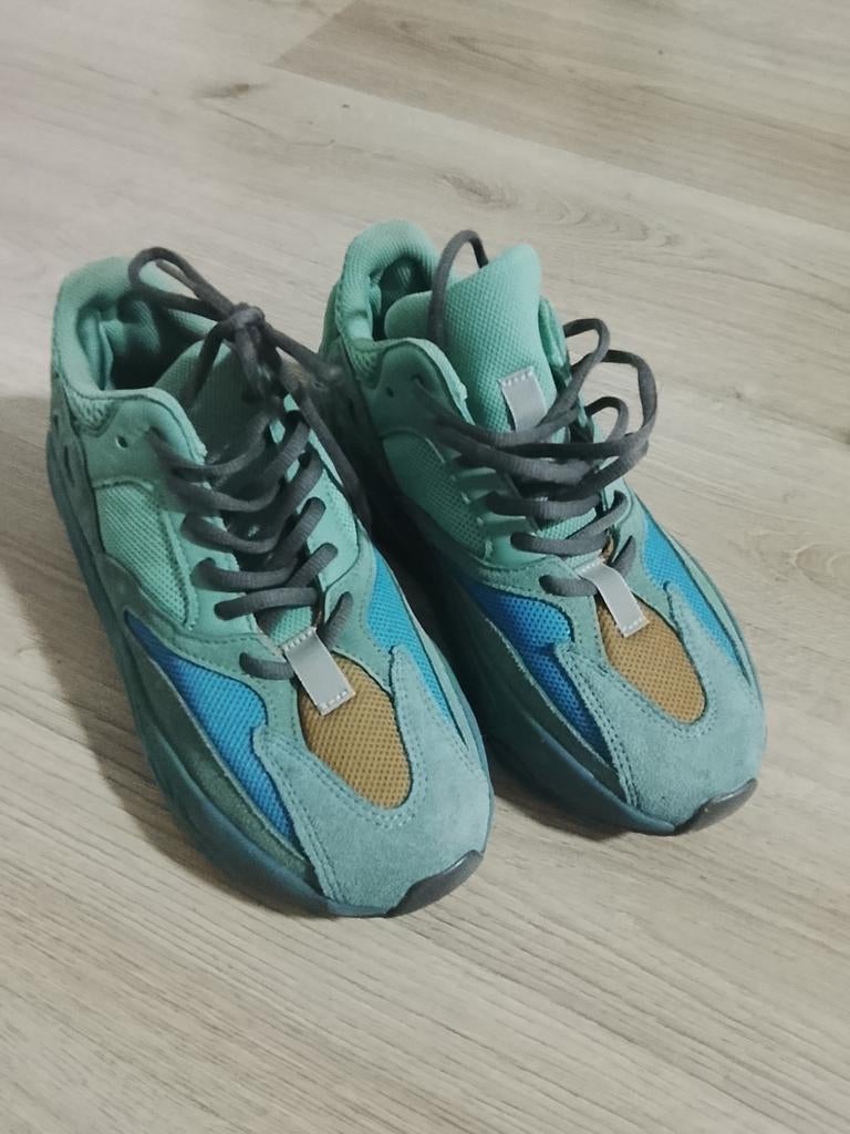 Yeezy 700 V3 Azael - Maat 40 - Zo goed als nieuw, Ophalen of Verzenden, Sneakers of Gympen, Zo goed als nieuw, Groen
