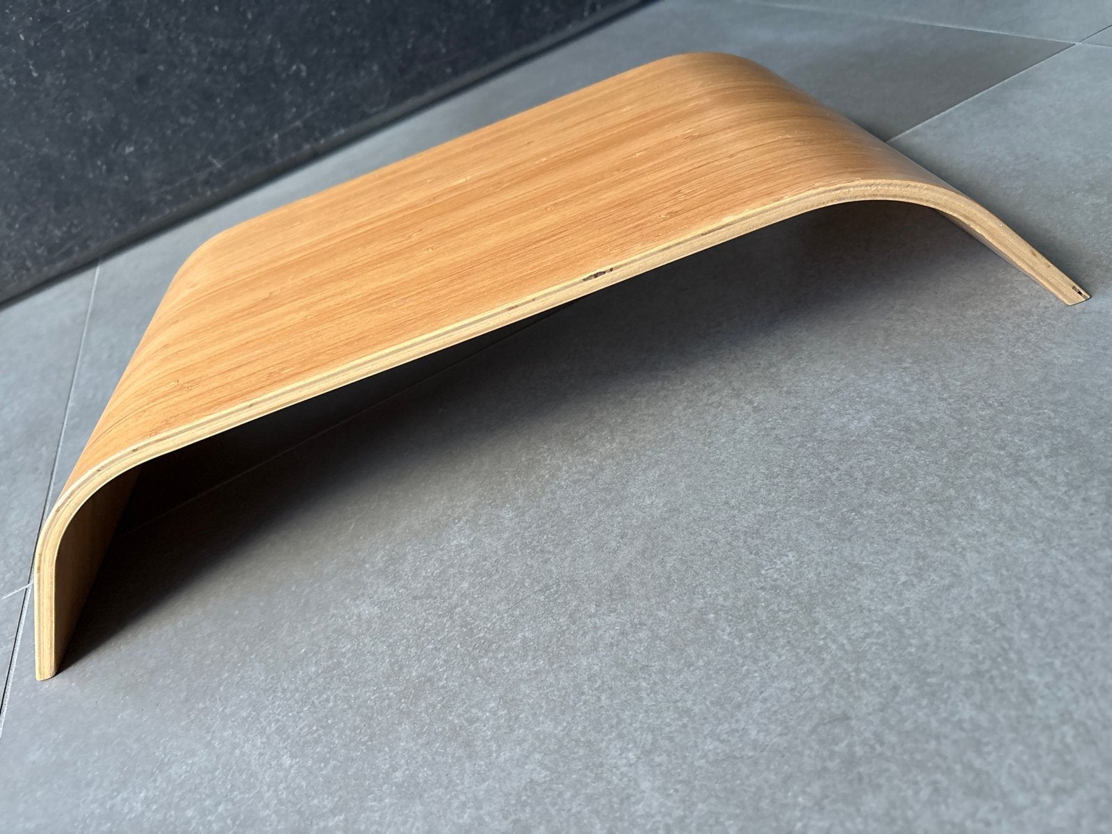 IKEA Sigfinn monitorstandaard van bamboe, Hout, Gebruikt, Ophalen of Verzenden, Modern