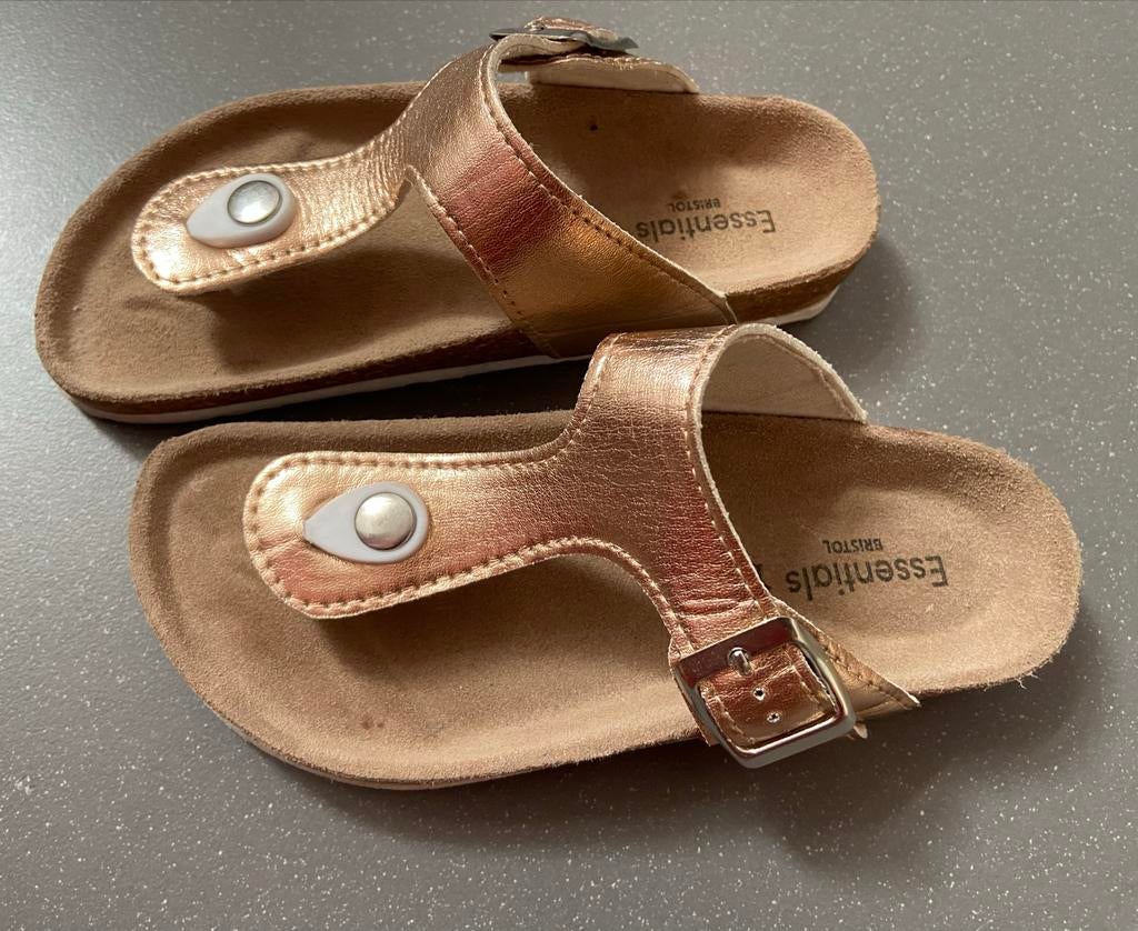 Bronskleurige meisjes slippers maat 30, Meisje, Overige typen, Ophalen of Verzenden, Zo goed als nieuw