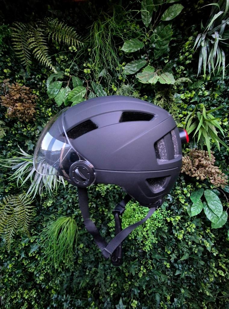 Partij 150x Fietshelm M met Vizier & LED - Unisex, Fietsen en Brommers, Ophalen, Nieuw, Heer of Dame