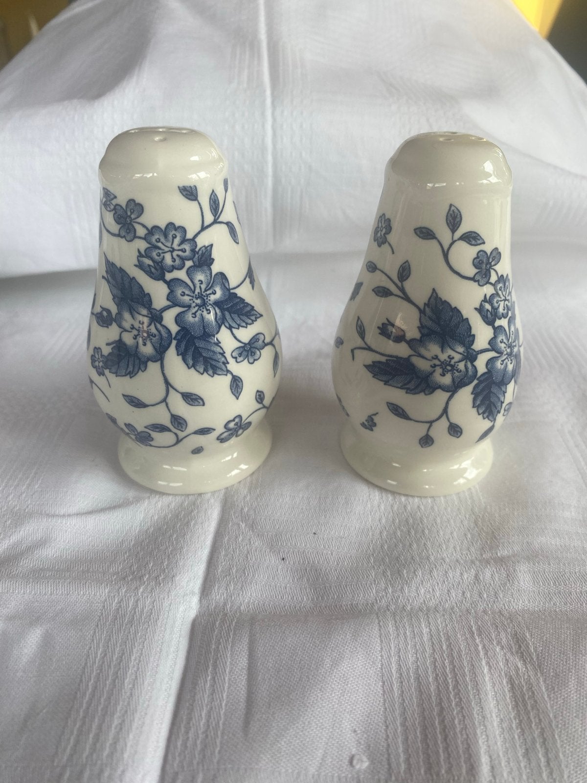 Grindley Royal Tudor "Bouquet" peper- en zoutstel, Ophalen of Verzenden